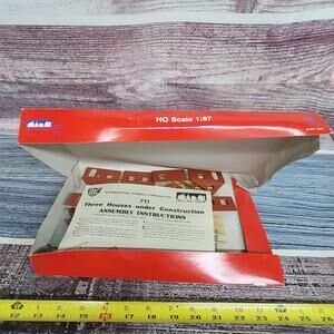 IHC H.O scale Three house under construction model kit